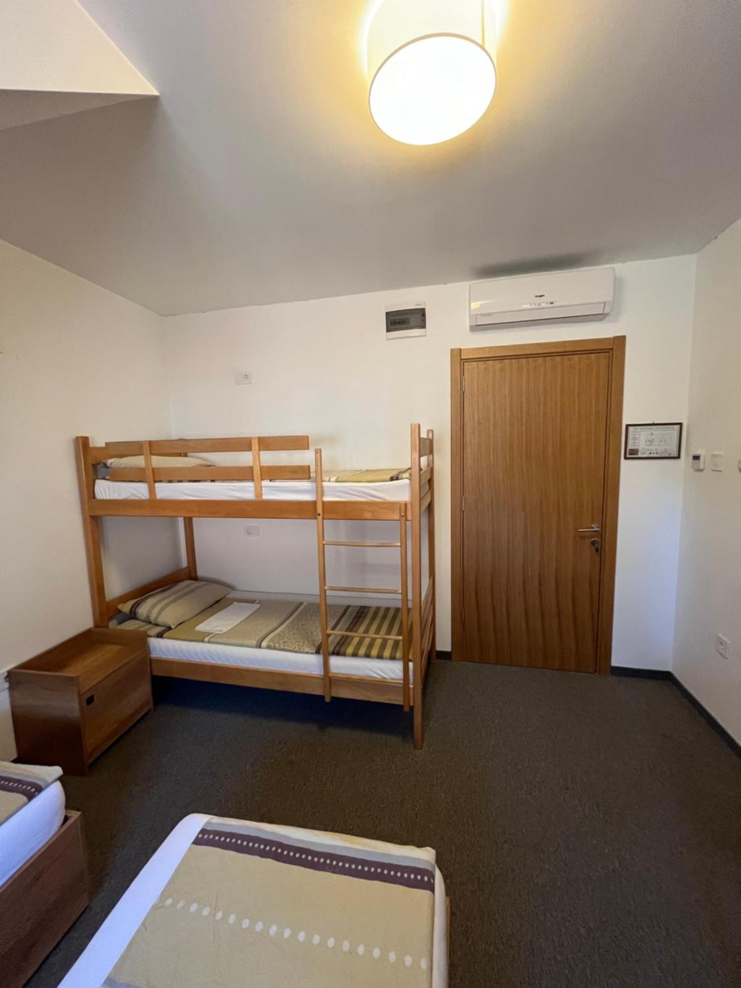 Hostel Terasa Nowy Sad Zewnętrze zdjęcie