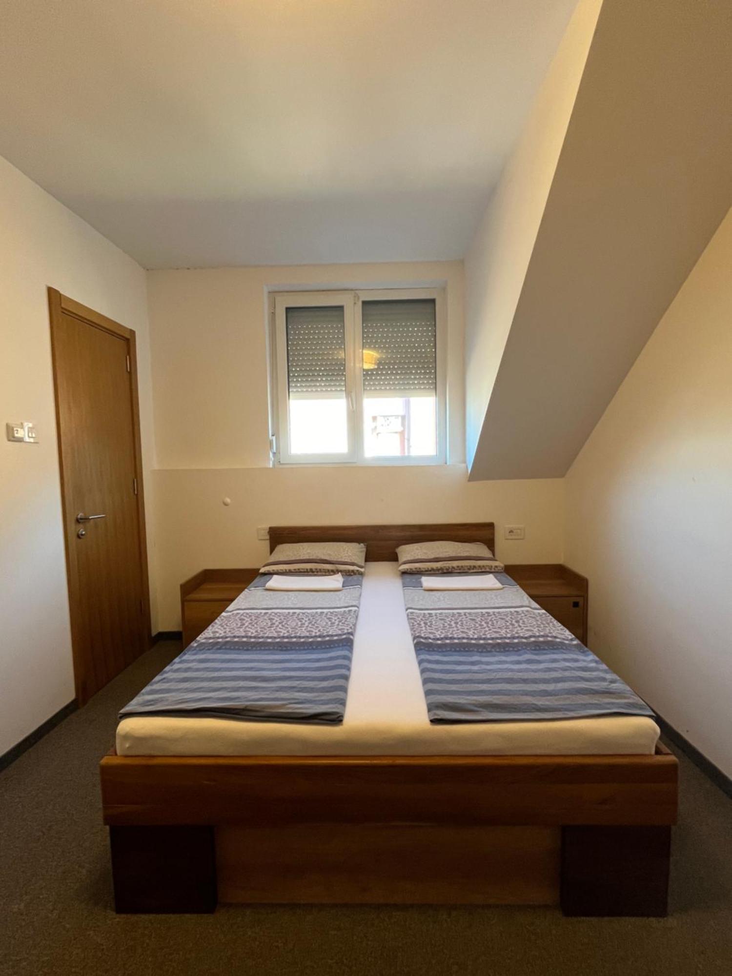 Hostel Terasa Nowy Sad Zewnętrze zdjęcie